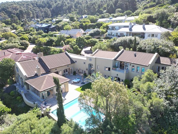 5 Bedroom House 5 Bedroom House