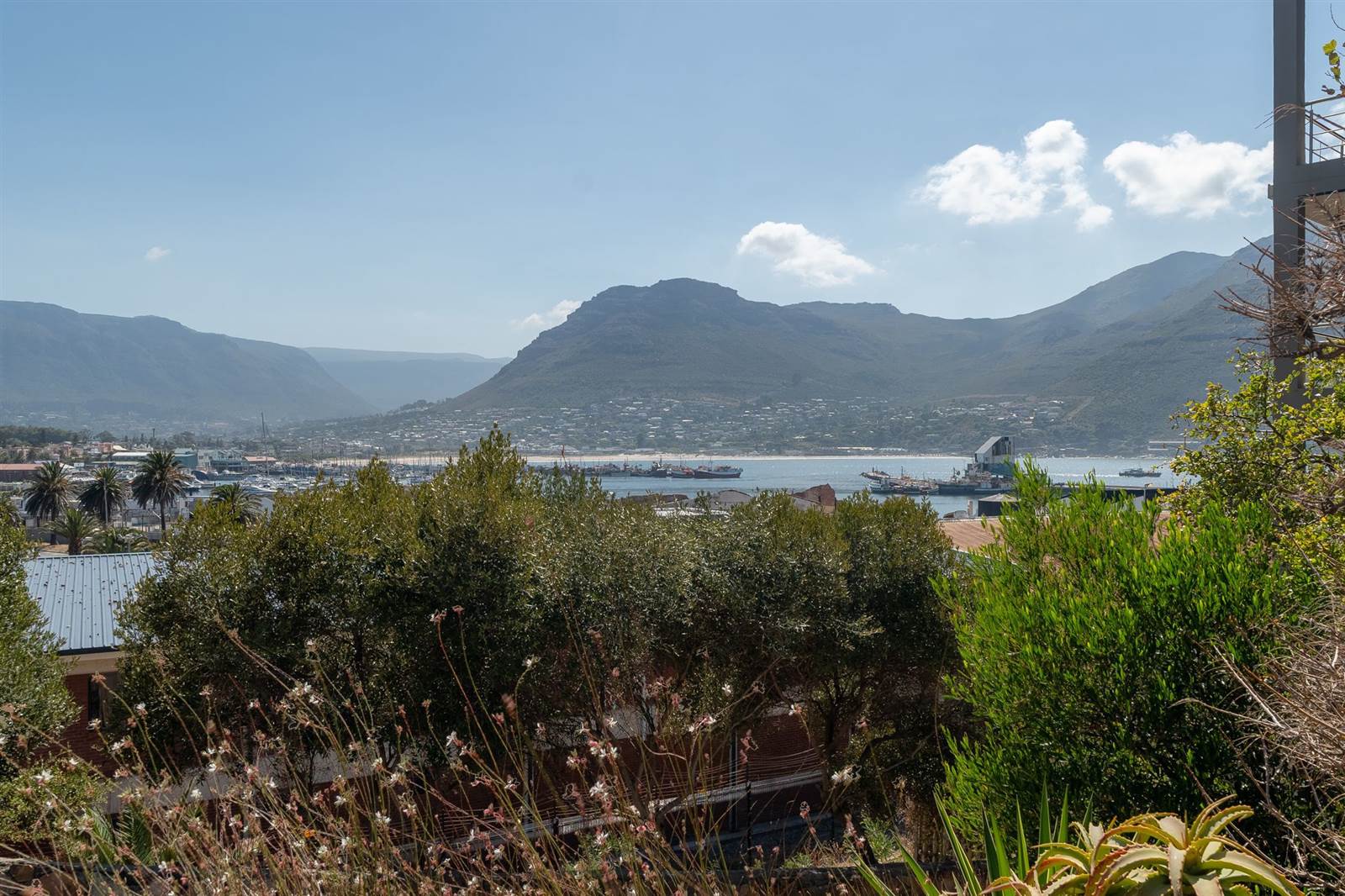 2 Bed Apartment in Hout Bay and surrounds photo number 8