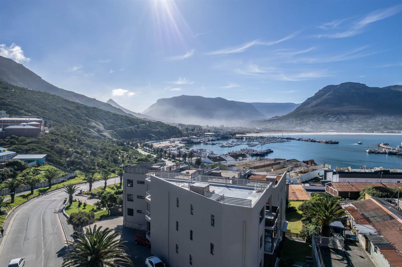 2 Bed Apartment in Hout Bay and surrounds photo number 1