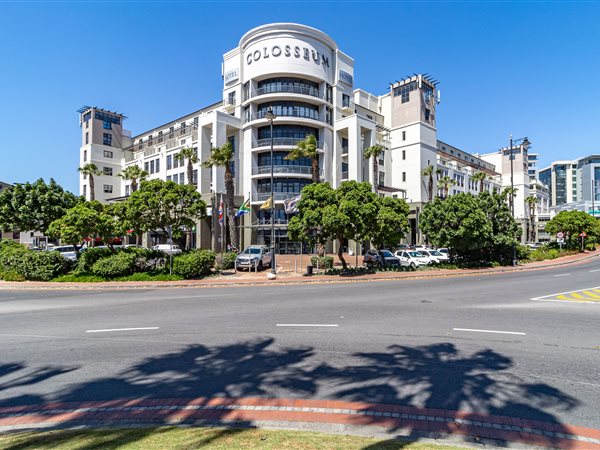 552  m² Commercial space in Century City