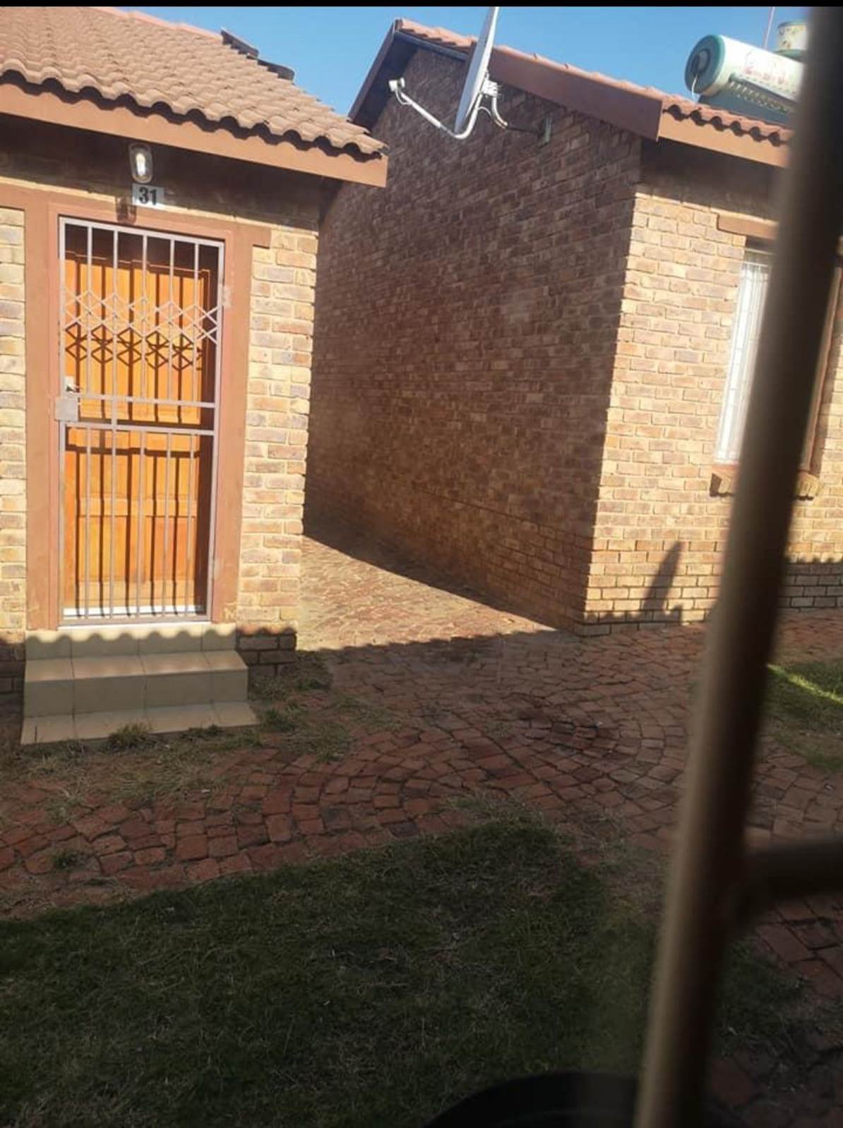 2 Bed Townhouse in Olievenhoutbosch photo number 1