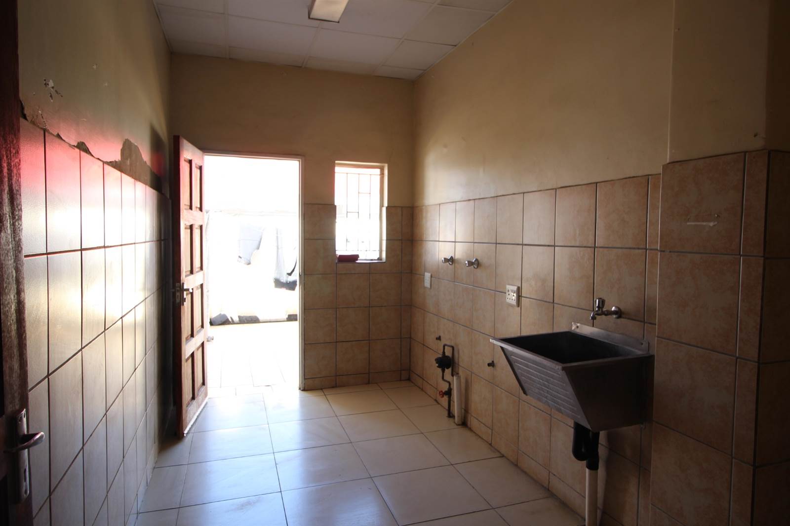 Bachelor apartment in Boksburg Central photo number 6