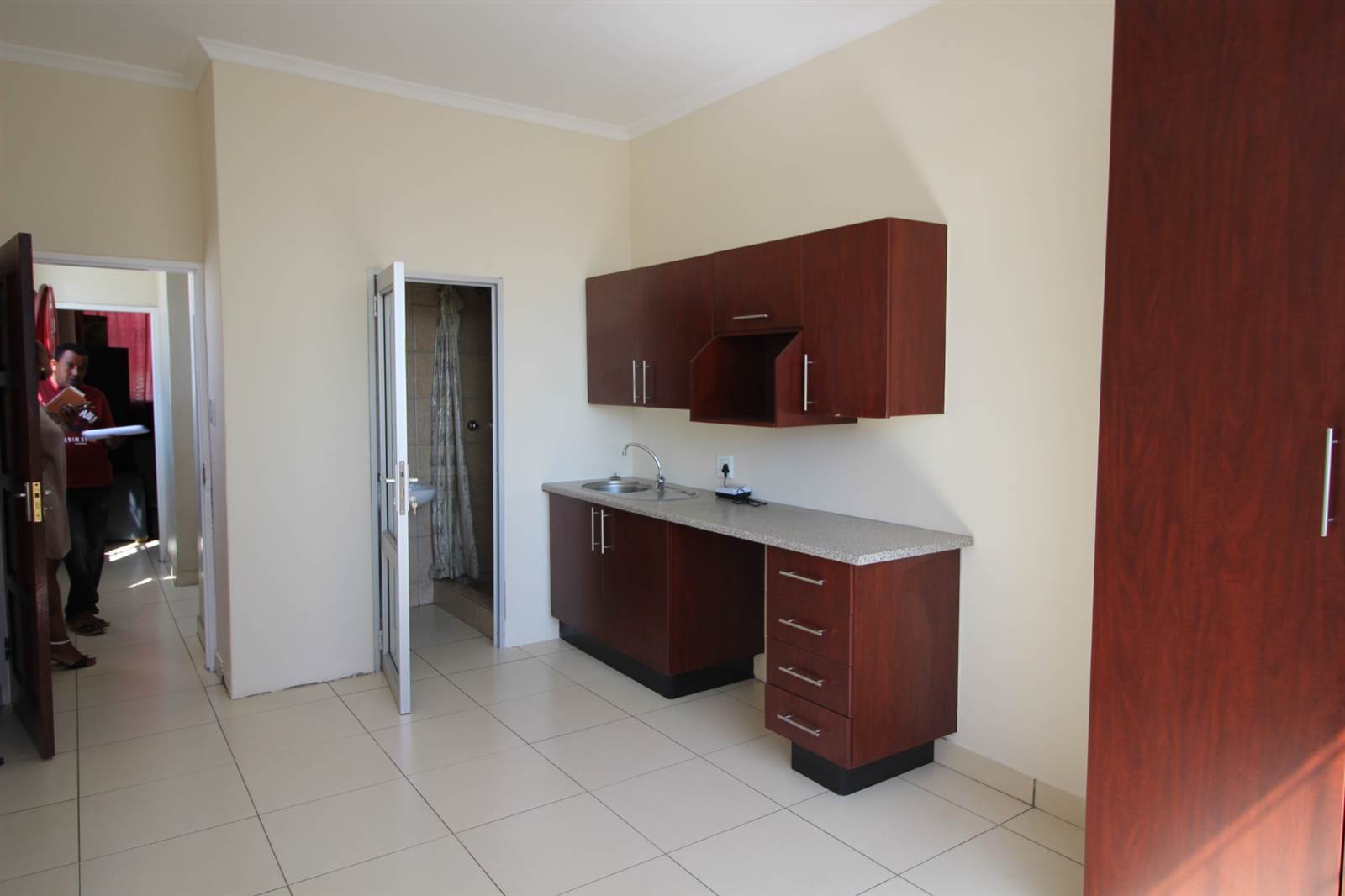 Bachelor apartment in Boksburg Central photo number 1