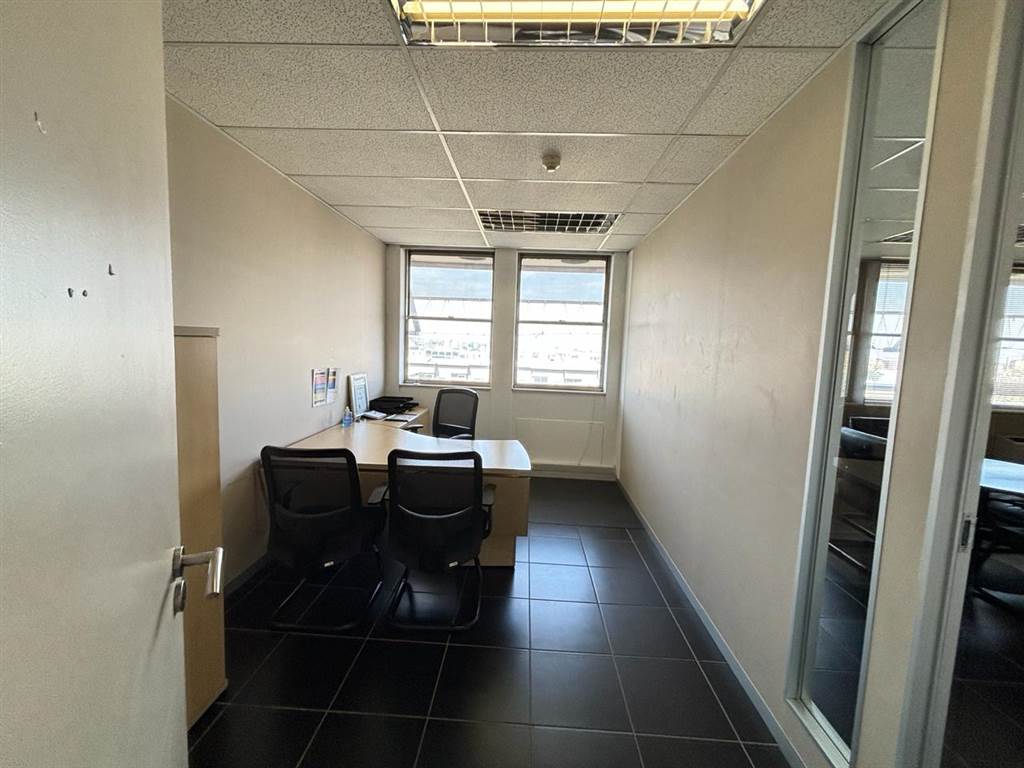 450  m² Commercial space in Braamfontein photo number 7