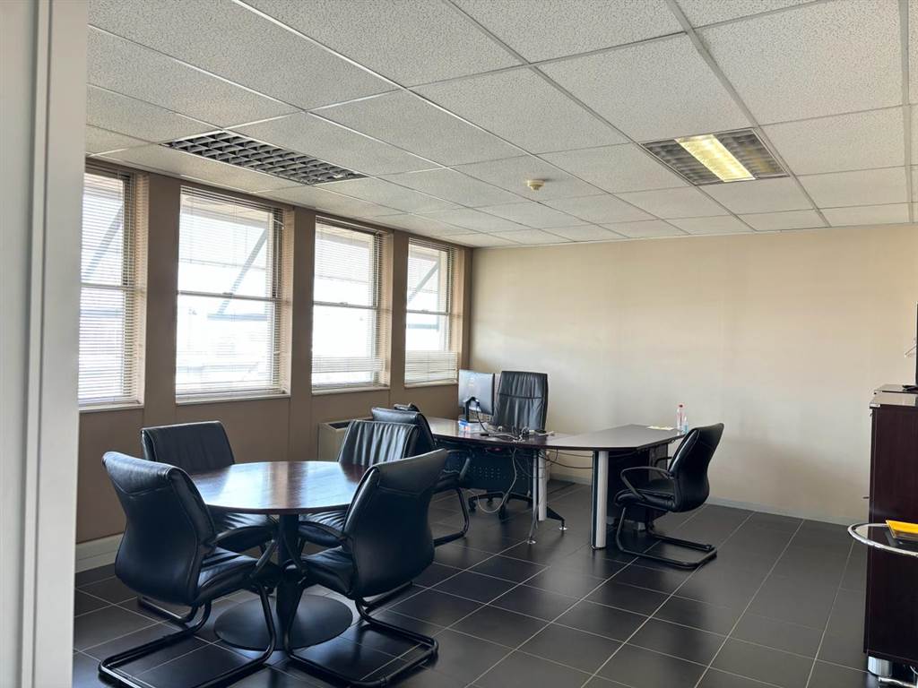 450  m² Commercial space in Braamfontein photo number 9