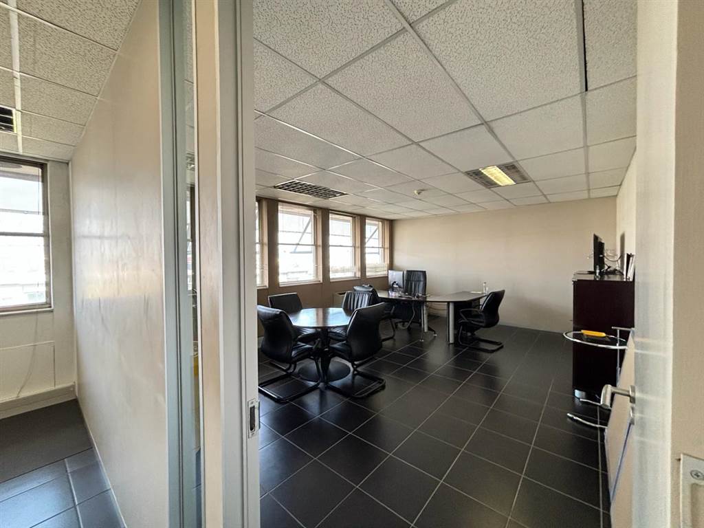 450  m² Commercial space in Braamfontein photo number 8