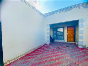 11 Bed House in Diepsloot
