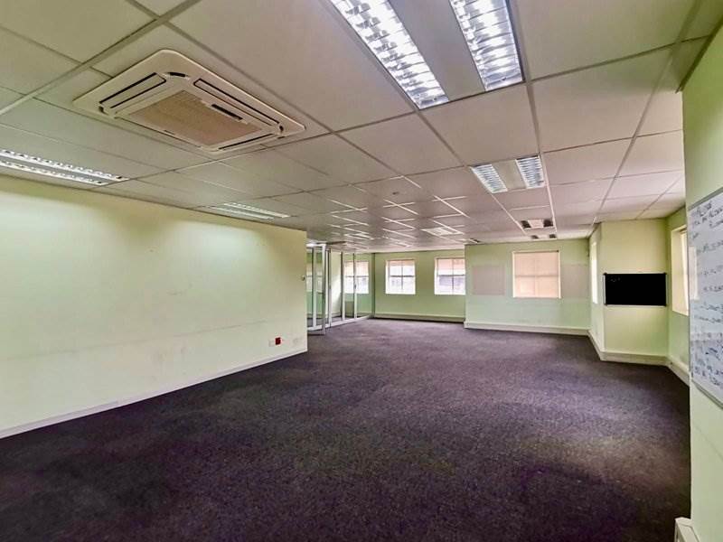 383  m² Office Space in Hyde Park photo number 12