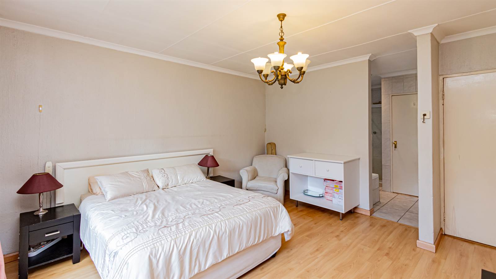 3 Bed House in Hurlingham Manor photo number 21