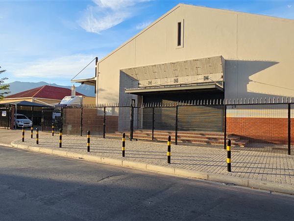 746.929992675781  m² Commercial space in Robertson