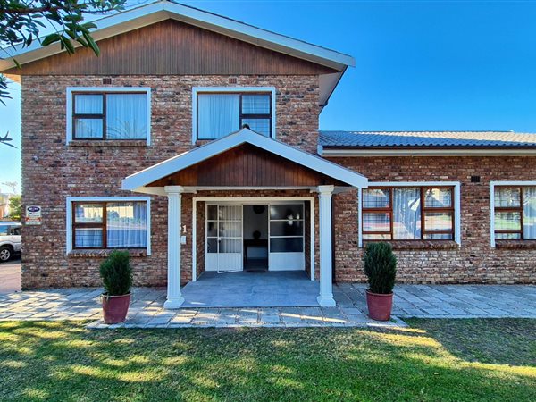 5 Bedroom House 5 Bedroom House