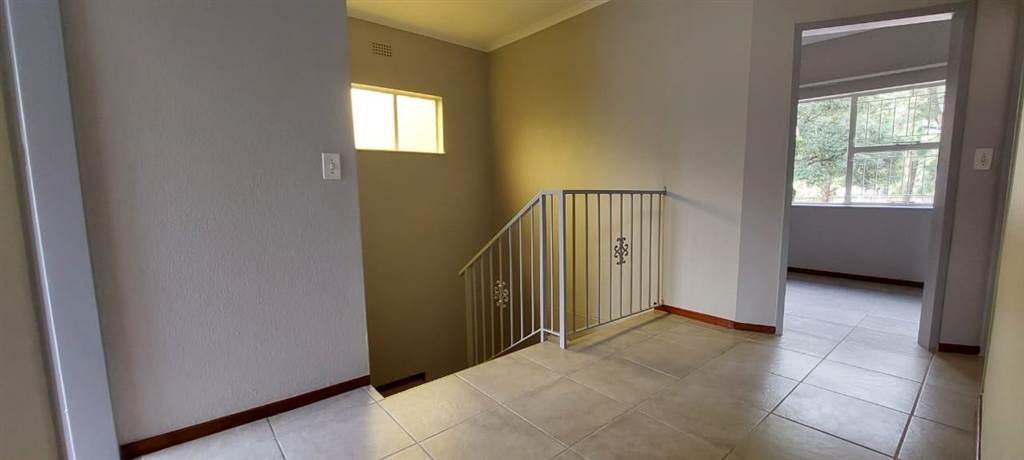 3 Bed Townhouse in Benoni Central photo number 7