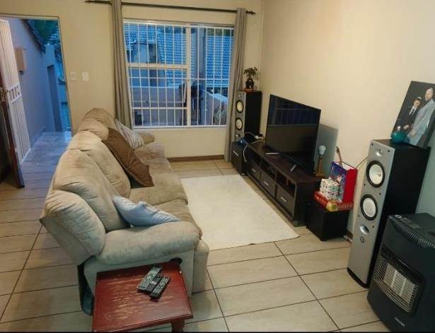 2 Bed Apartment in Edenvale photo number 1