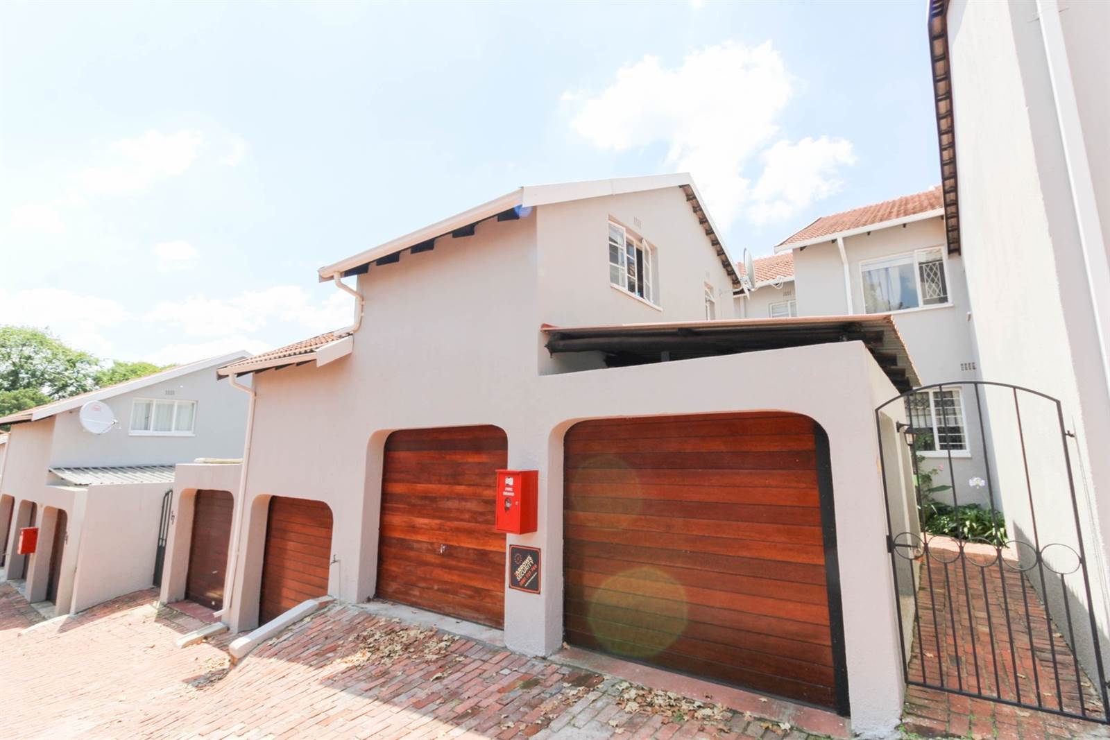 4 Bed Townhouse in Rivonia photo number 28