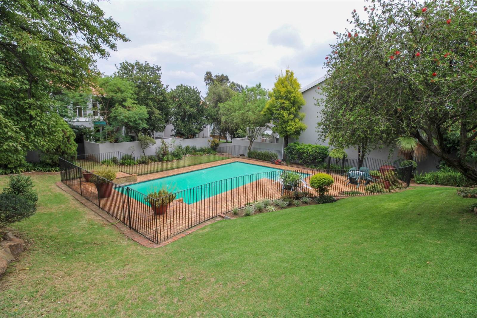 4 Bed Townhouse in Rivonia photo number 30
