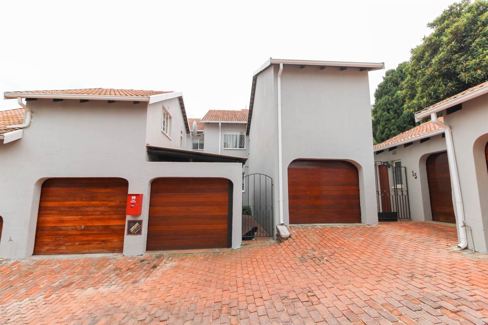 4 Bed Townhouse in Rivonia photo number 2