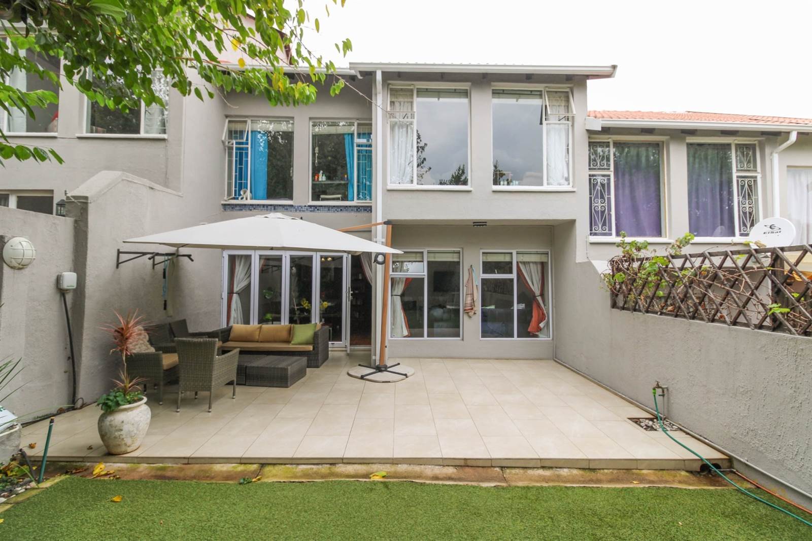 4 Bed Townhouse in Rivonia photo number 1