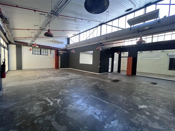 510  m² Commercial space in Woodstock