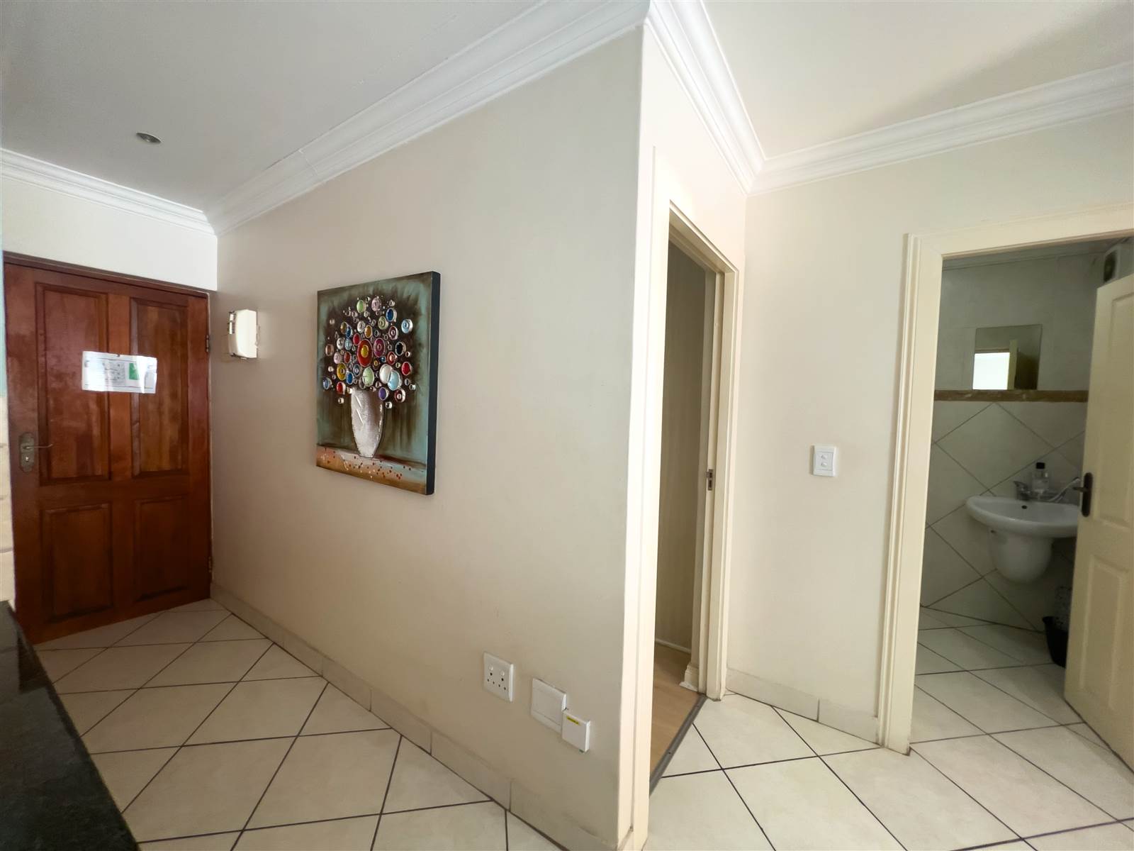 2 Bed Apartment in Jeffreys Bay photo number 18