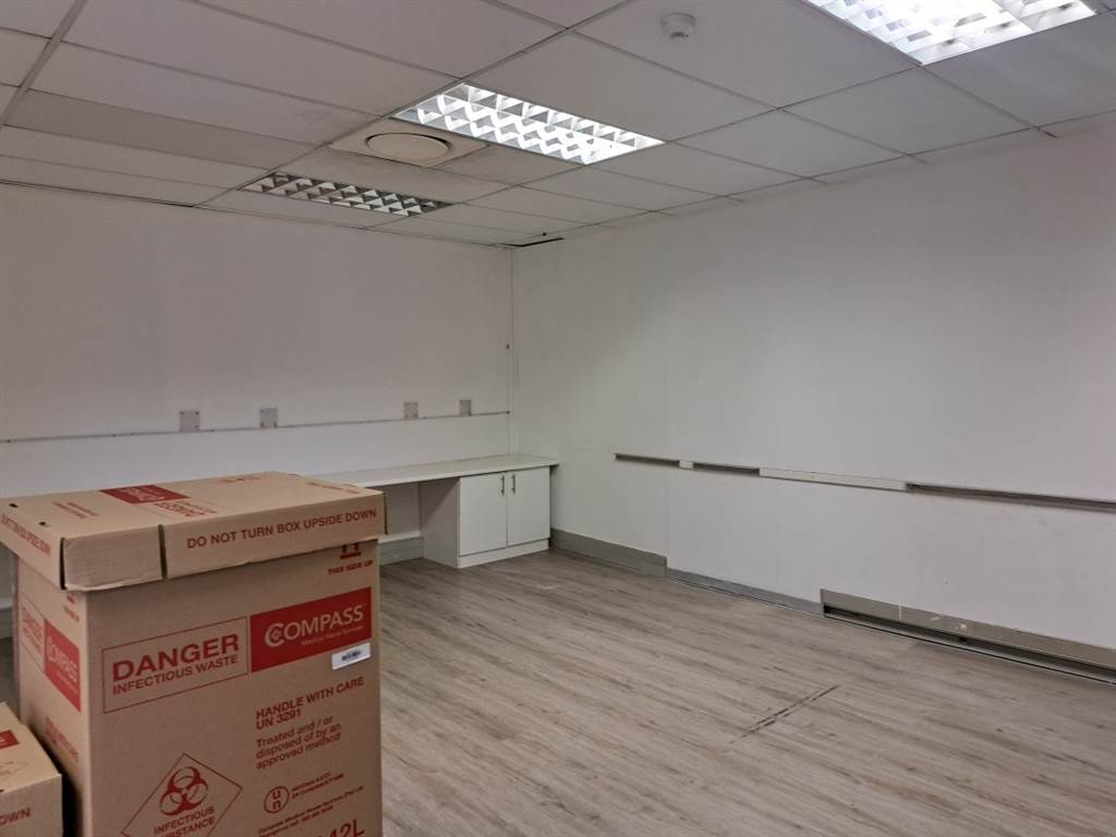 117  m² Office Space in Mt Edgecombe photo number 3