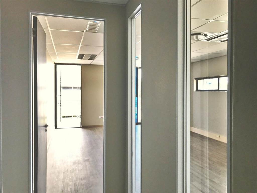157  m² Office Space in Bedfordview photo number 12