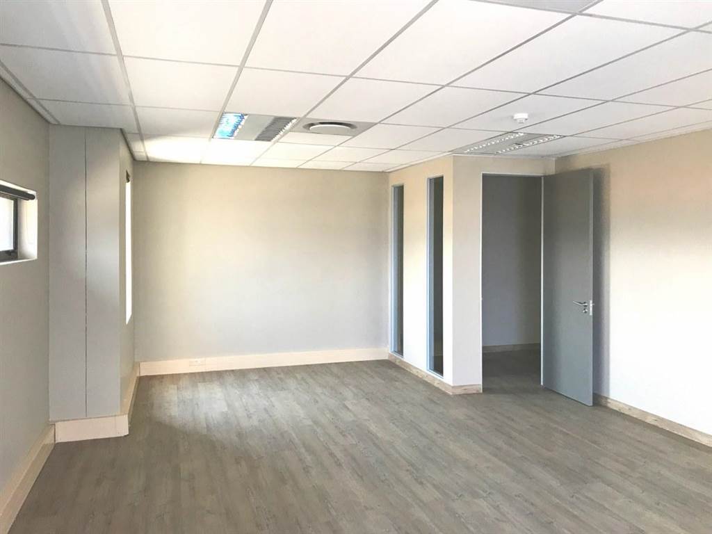157  m² Office Space in Bedfordview photo number 11