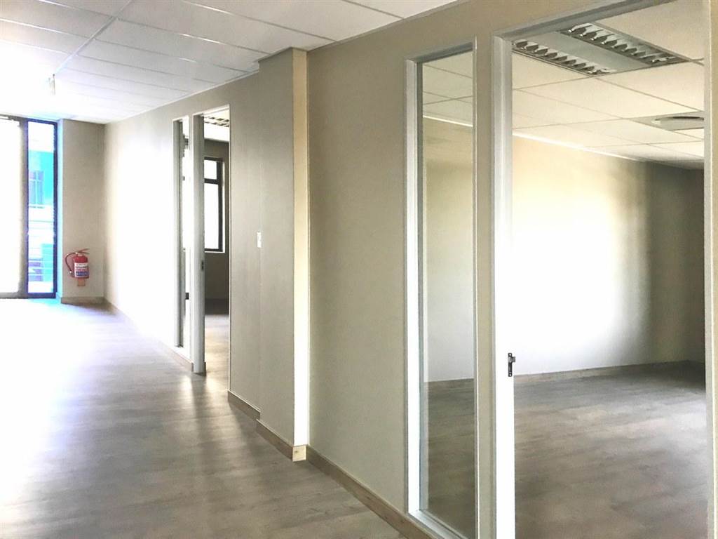 157  m² Office Space in Bedfordview photo number 7