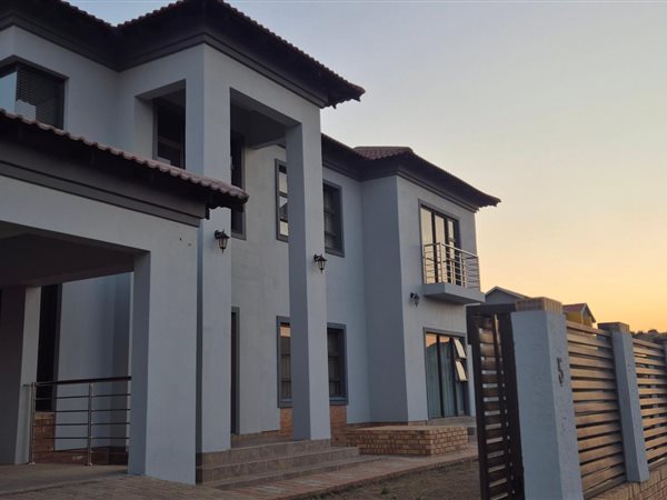 5 Bedroom House 5 Bedroom House