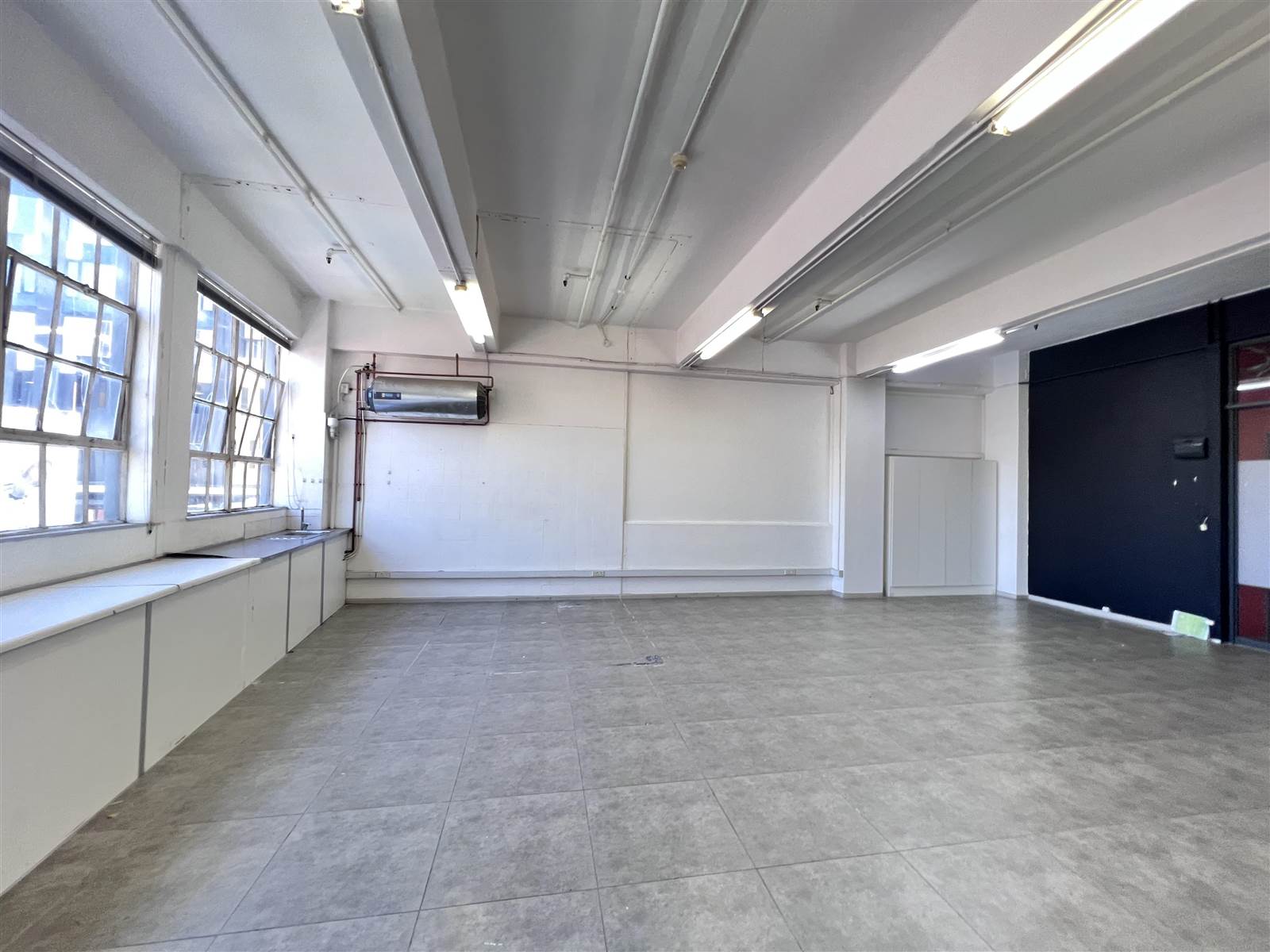 69  m² Commercial space in Woodstock photo number 4