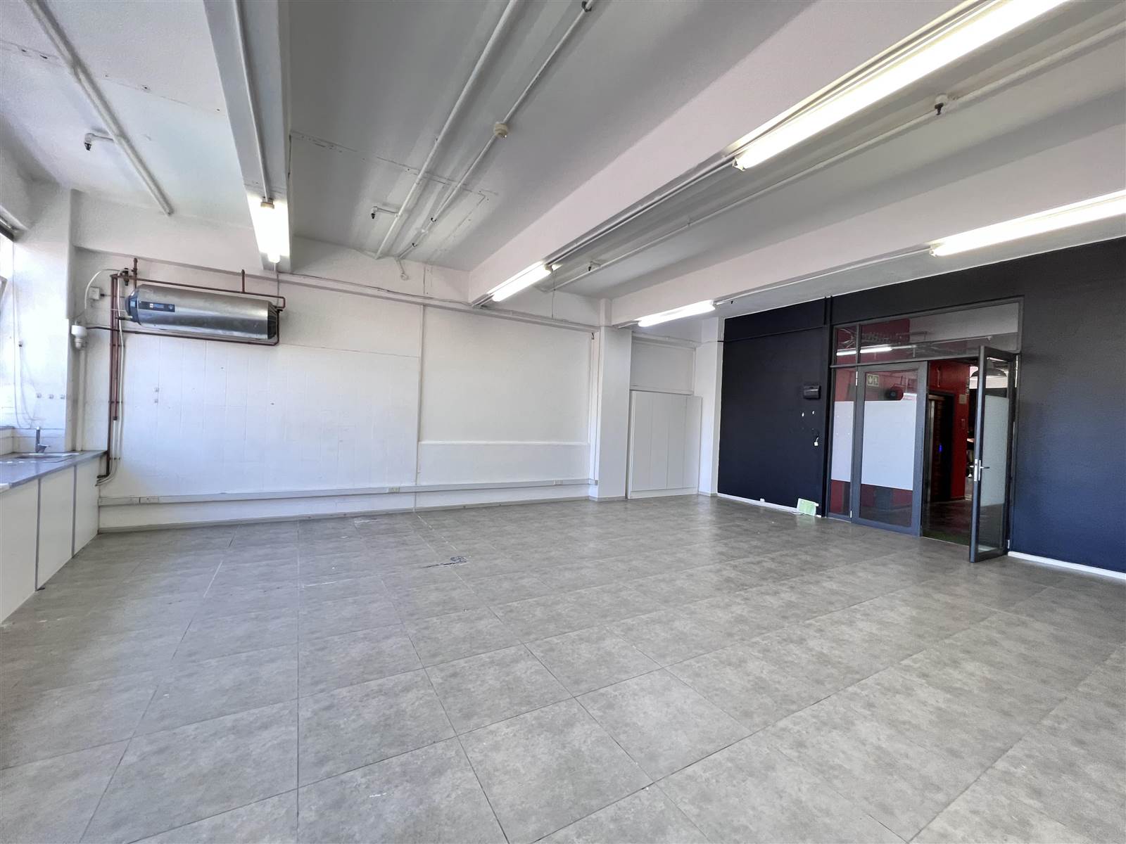 69  m² Commercial space in Woodstock photo number 3