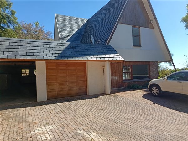 4 Bedroom House 4 Bedroom House