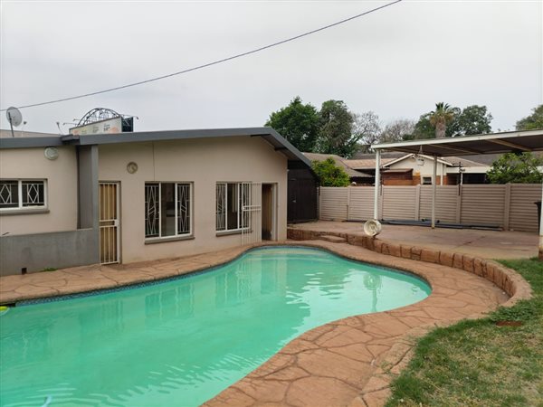 2 Bedroom House 2 Bedroom House
