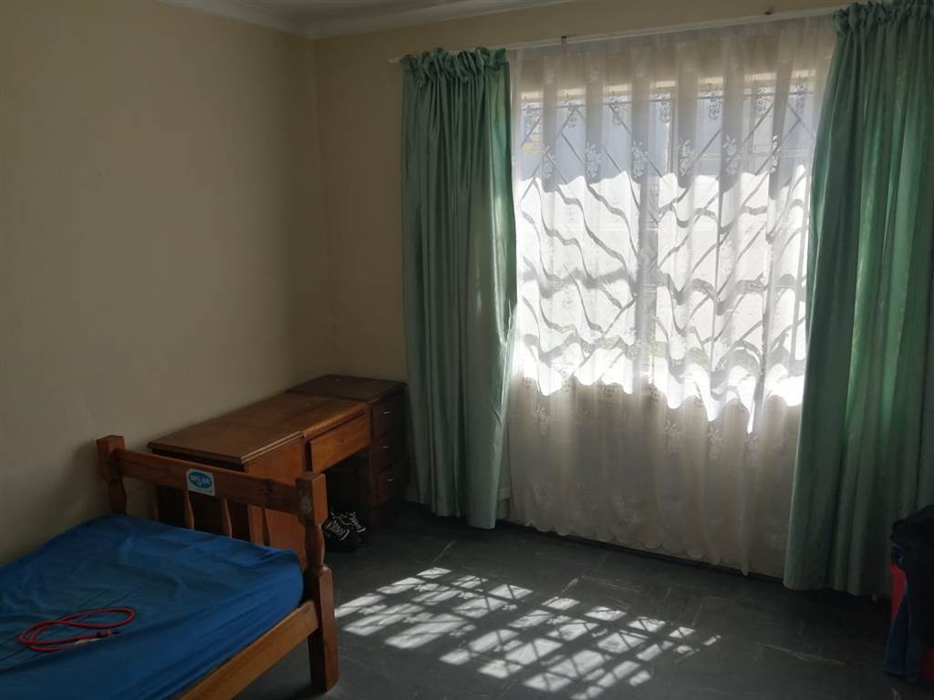 3 Bed House in Mitchells Plain Central photo number 9
