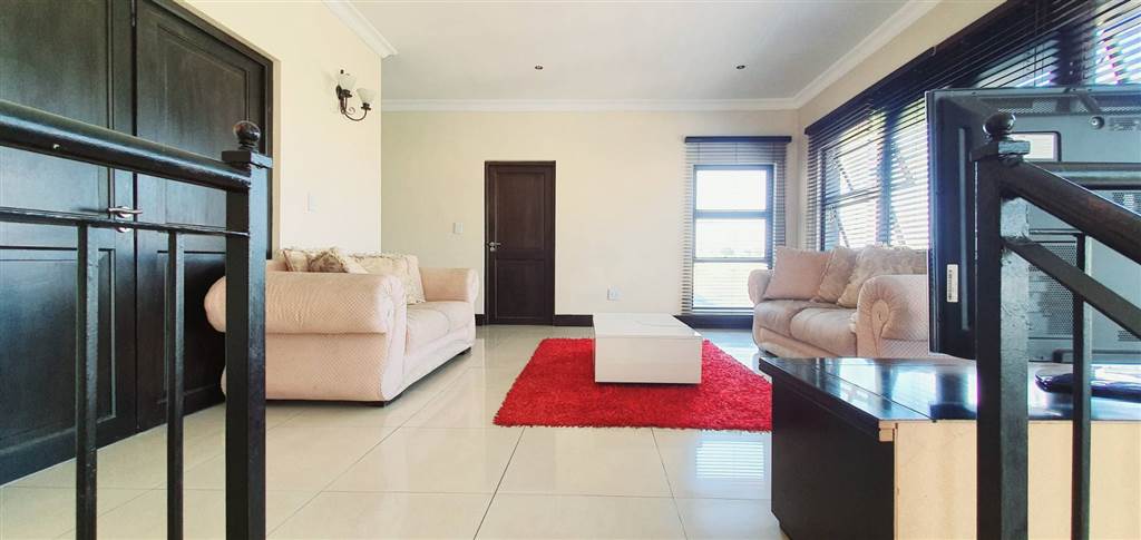4 Bed House in Blue Valley Golf Estate photo number 23