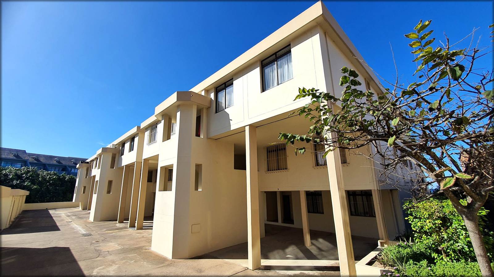 3 Bed Apartment in Manaba photo number 5