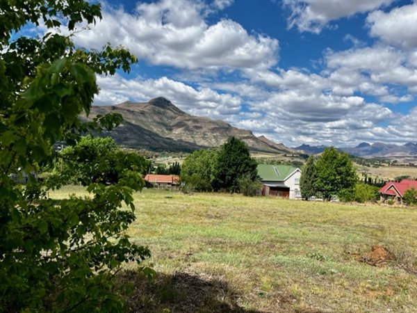 2710 m² Land available in Clarens