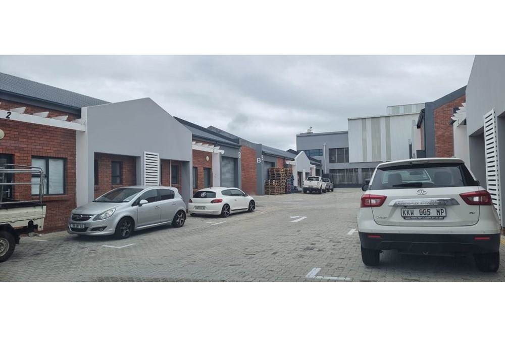 200  m² Commercial space in Fairview photo number 3