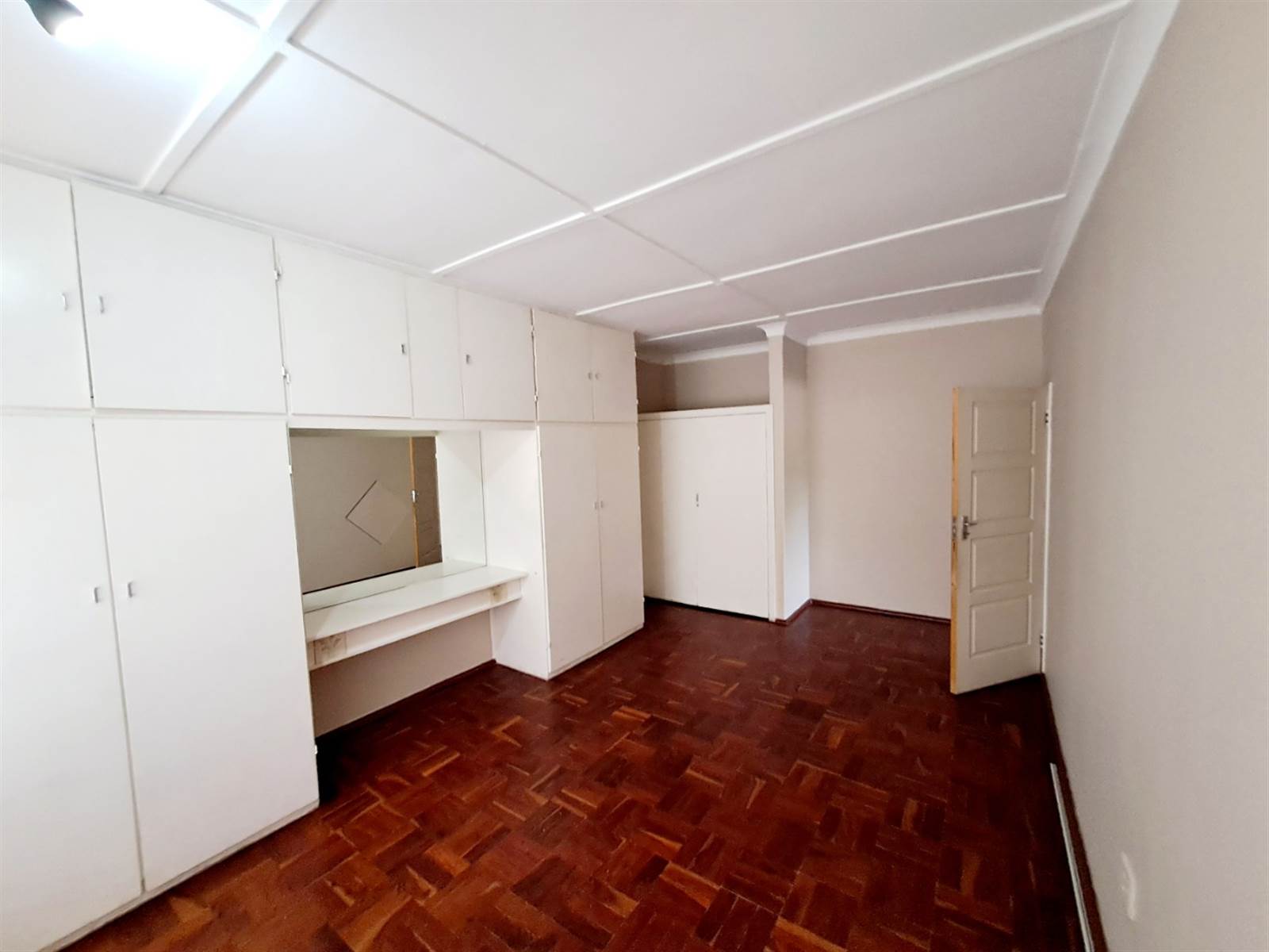 1 Bed Apartment in Lambton photo number 9