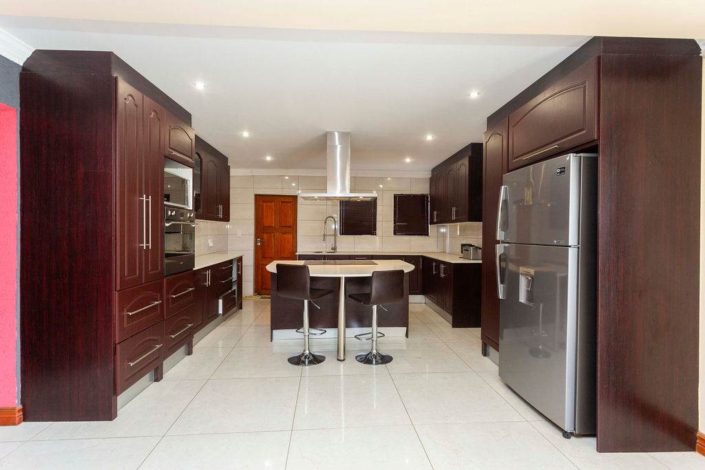 4 Bed House in Valleyview Estate photo number 5