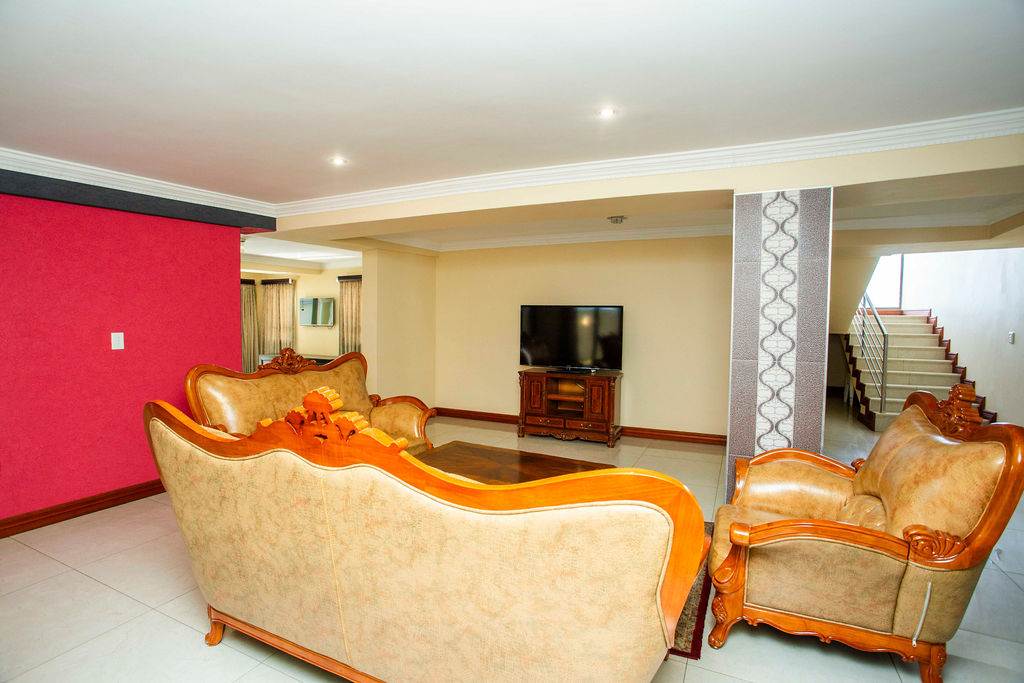 4 Bed House in Valleyview Estate photo number 6