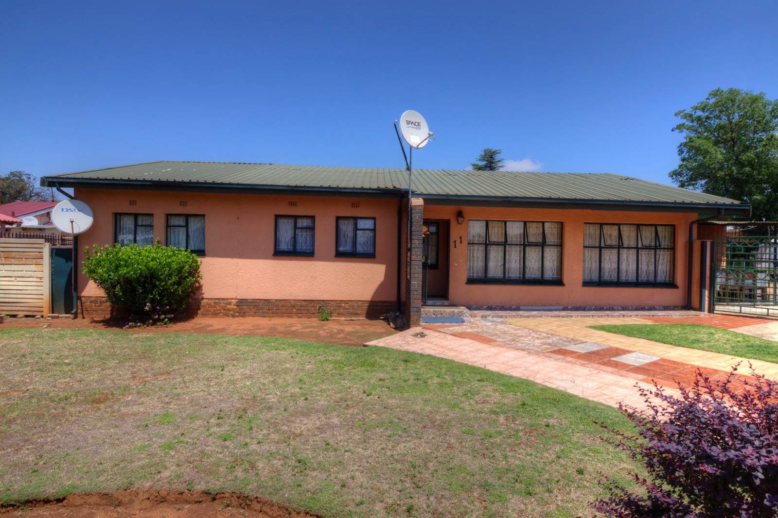 3 Bed House in Kempton Park West photo number 1