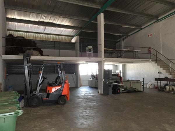 368  m² Industrial space