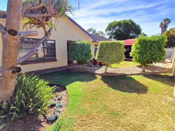 3 Bed House in Strelitzia Park