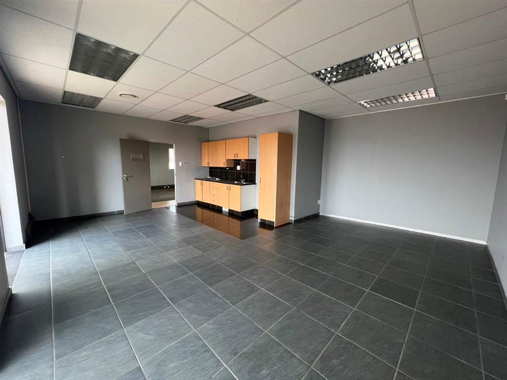 426  m² Commercial space in Ruimsig photo number 28