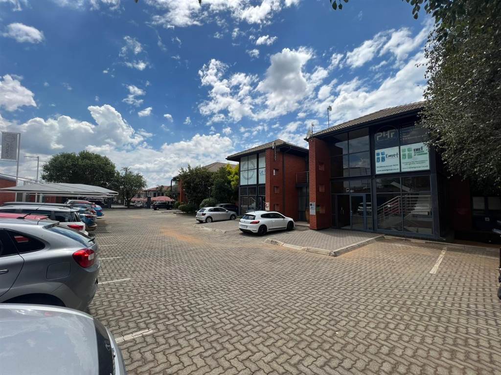 426  m² Commercial space in Ruimsig photo number 3