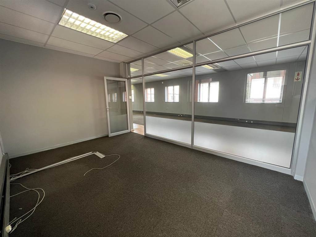 426  m² Commercial space in Ruimsig photo number 23