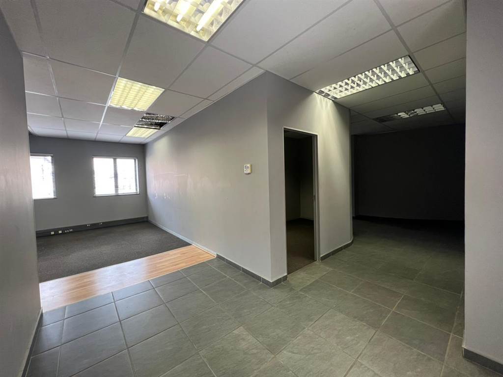 426  m² Commercial space in Ruimsig photo number 13