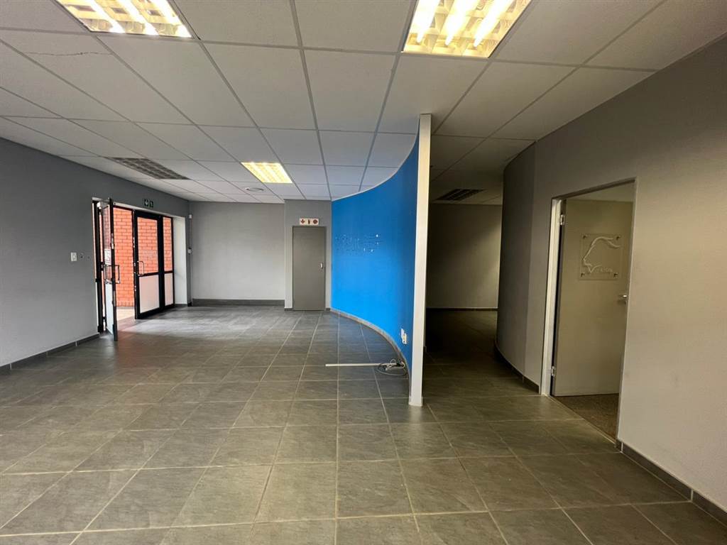 426  m² Commercial space in Ruimsig photo number 10