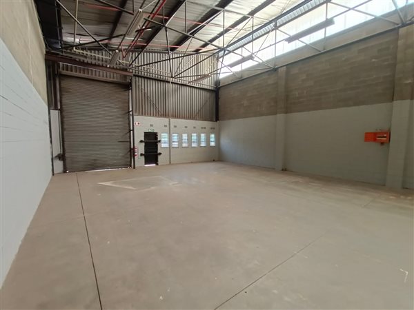 403  m² Industrial space