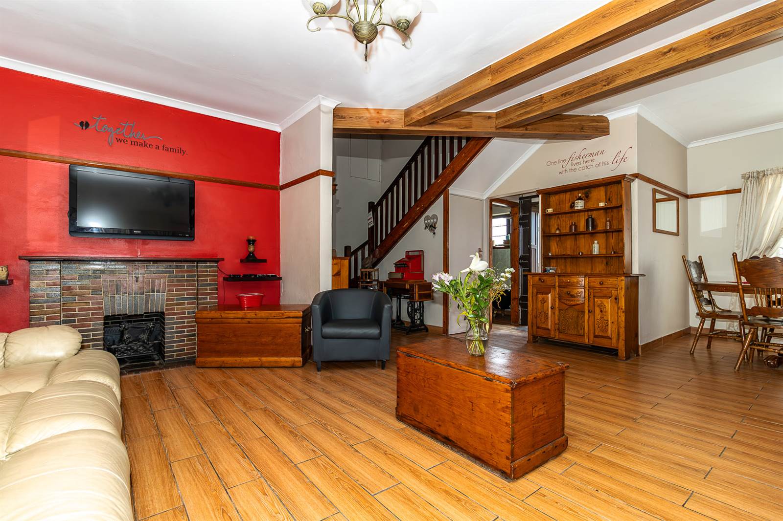 6 Bed House in Montclair photo number 6